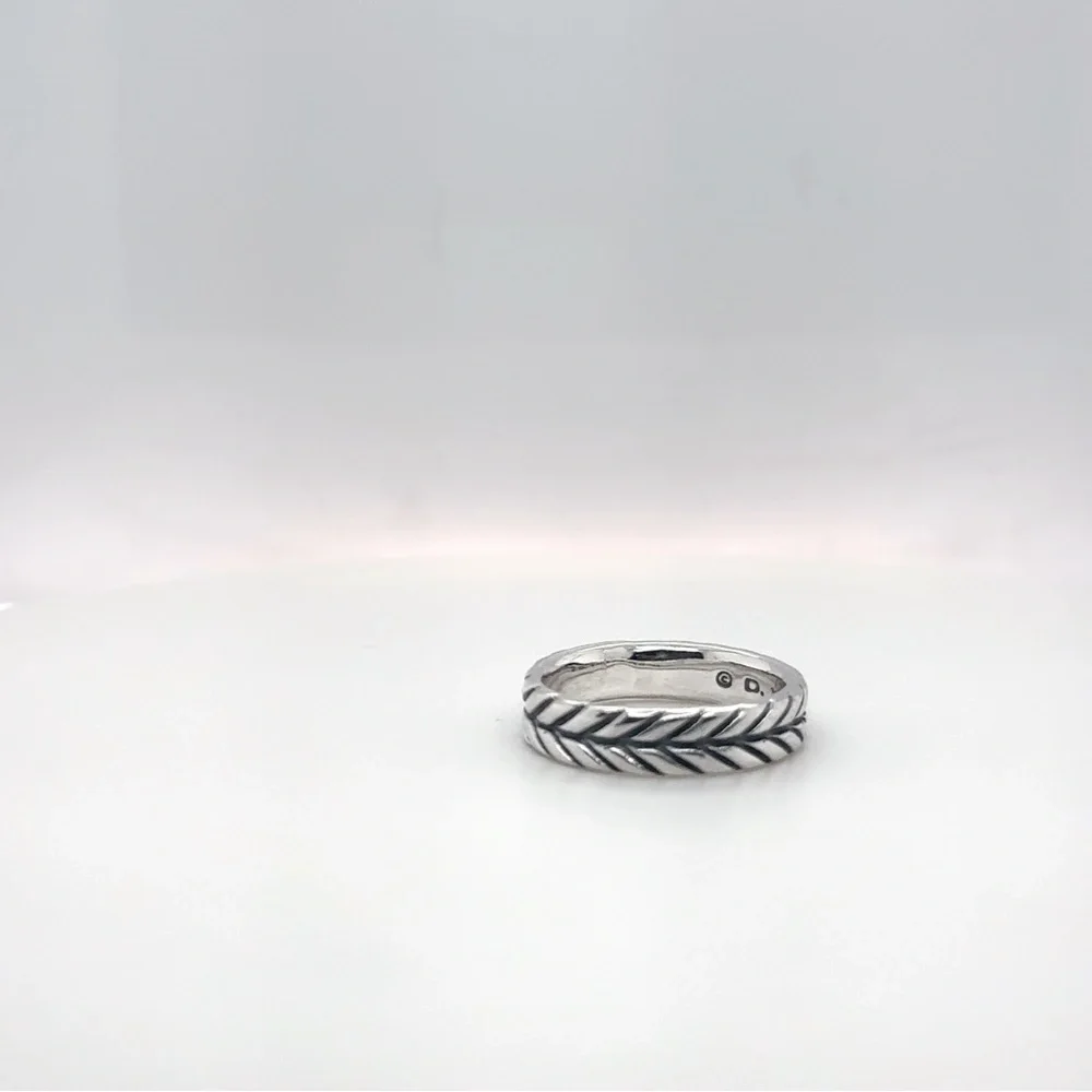 ✨David Yurman Chevron Ring Band✨Size 8